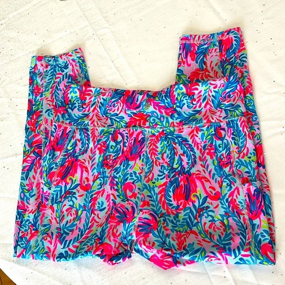 Lilly Pulitzer RARE Luxeletic 7/8 capri - Picture 6 of 6